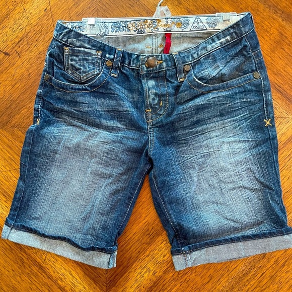 Vintage Guess Los Angeles 1981 Tomboy Roll-Up Denim Shorts - Picture 2 of 15